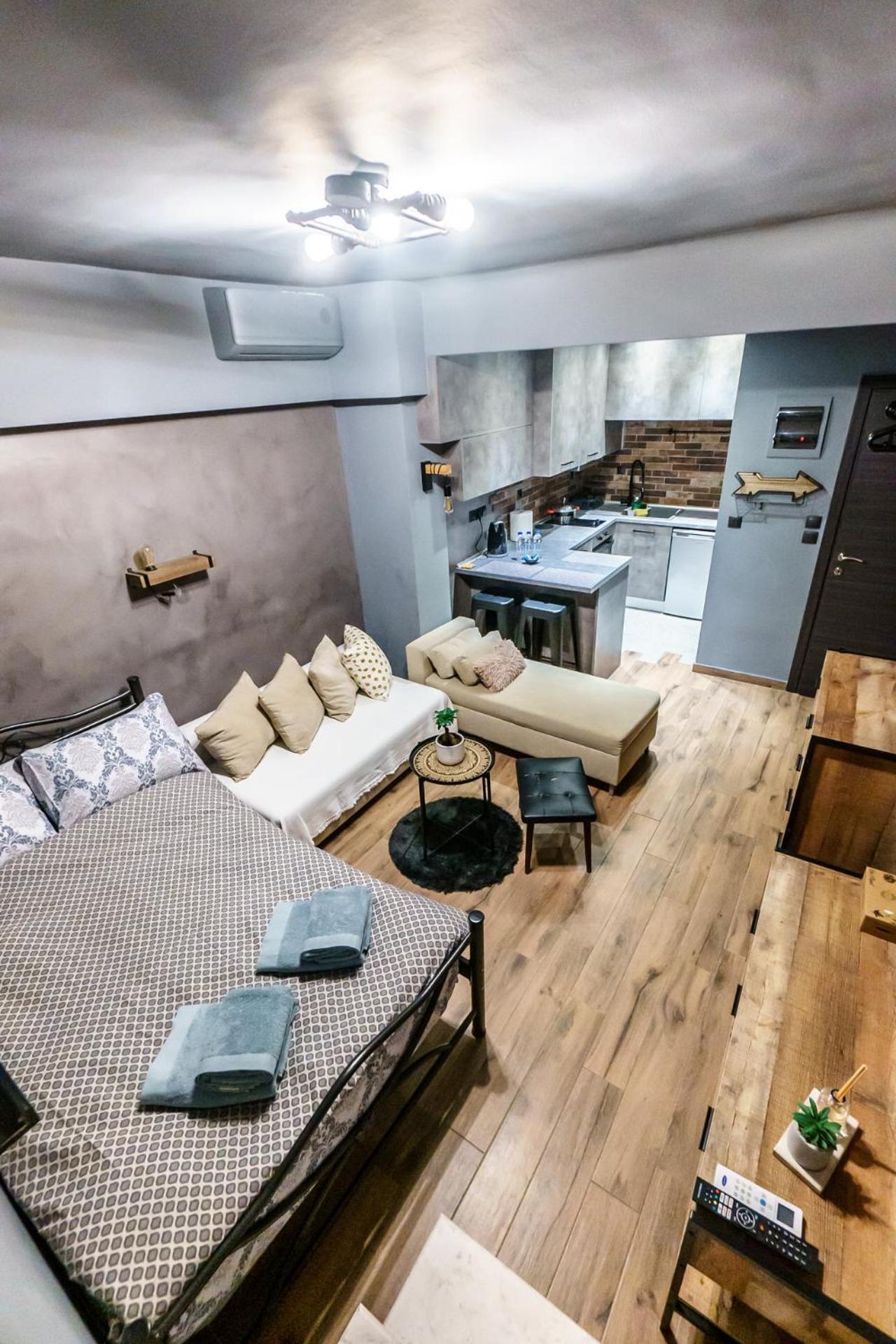 Happiness Studio With Terrace. Θεσσαλονίκη Εξωτερικό φωτογραφία